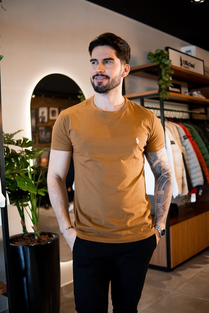 Camiseta Basica Marron Clasica - Norva Select