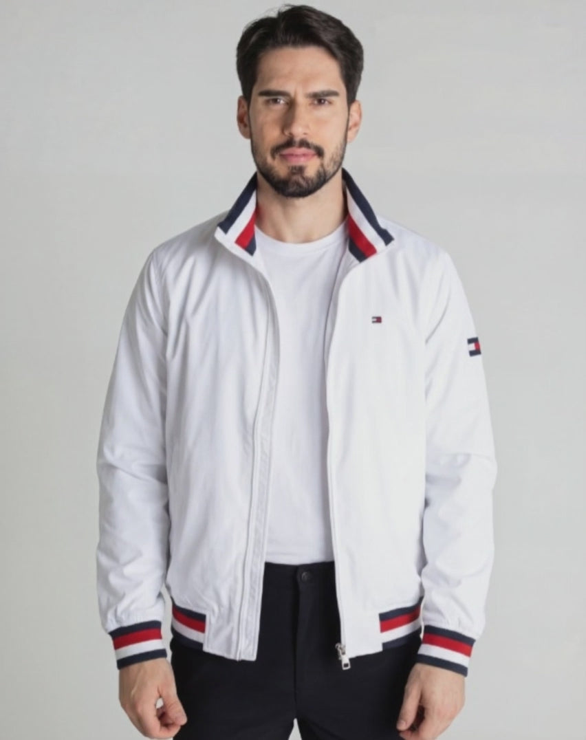Cargar video: Chaqueta Cortavientos Hombre Blanca Moderna