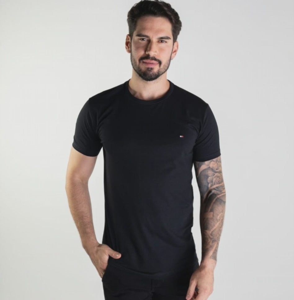 Camiseta Basica Negra TM