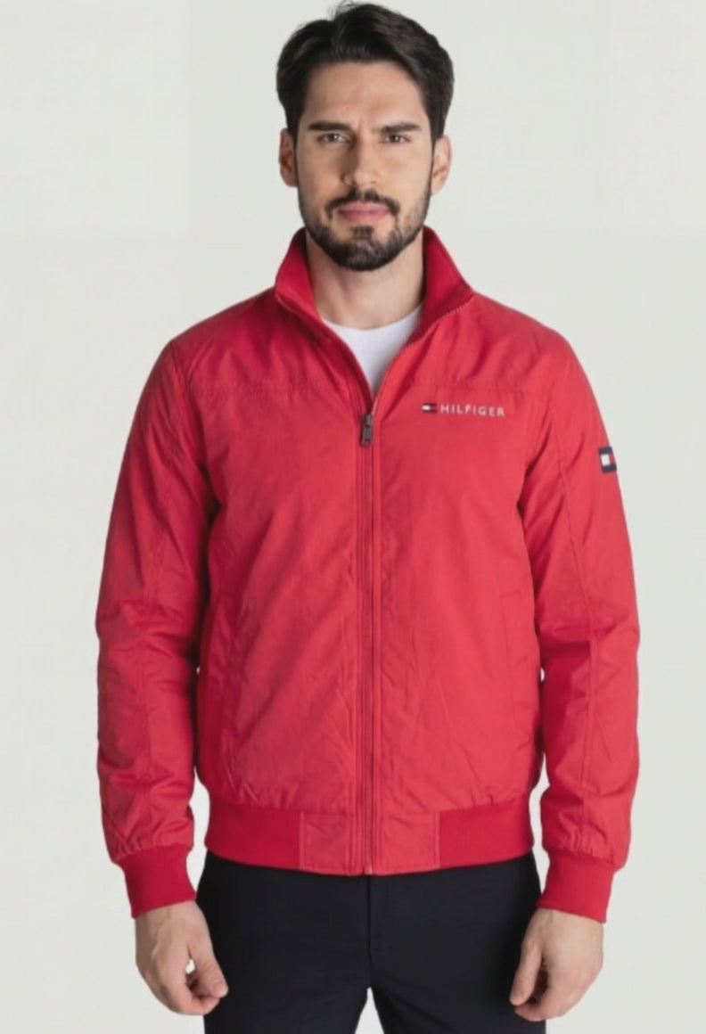 Cargar video: Chaqueta Cortavientos Hombre Roja Jeans